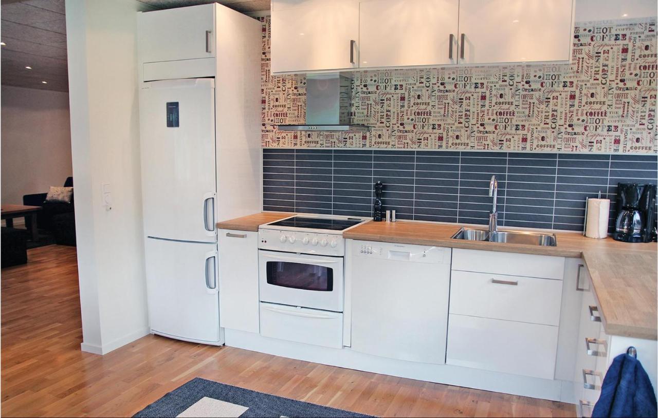 2 Bedroom Cozy Apartment In Habo Mullsjö Exteriör bild